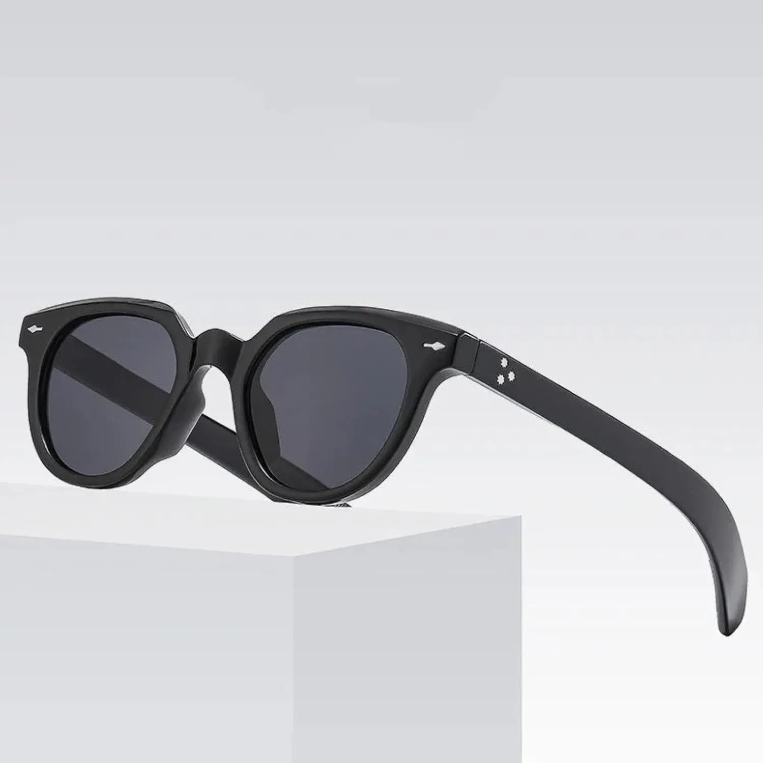Fashion Oval Women Sunglasses Retro Rivets Men Trending Gradient Uv400