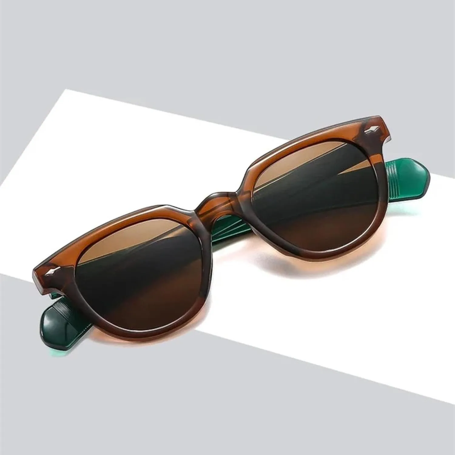 Fashion Oval Women Sunglasses Retro Rivets Men Trending Gradient Uv400