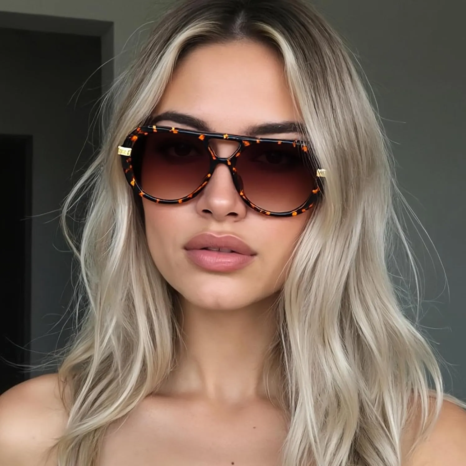 Fashion Sunglasses for Women Women Glasses Brown Gradient Lenses Decorative