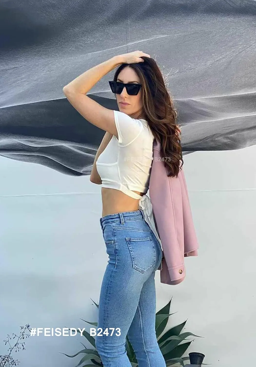FEISEDY Vintage Square Cat Eye Sunglasses Women Trendy Cateye Sunglasses B2473