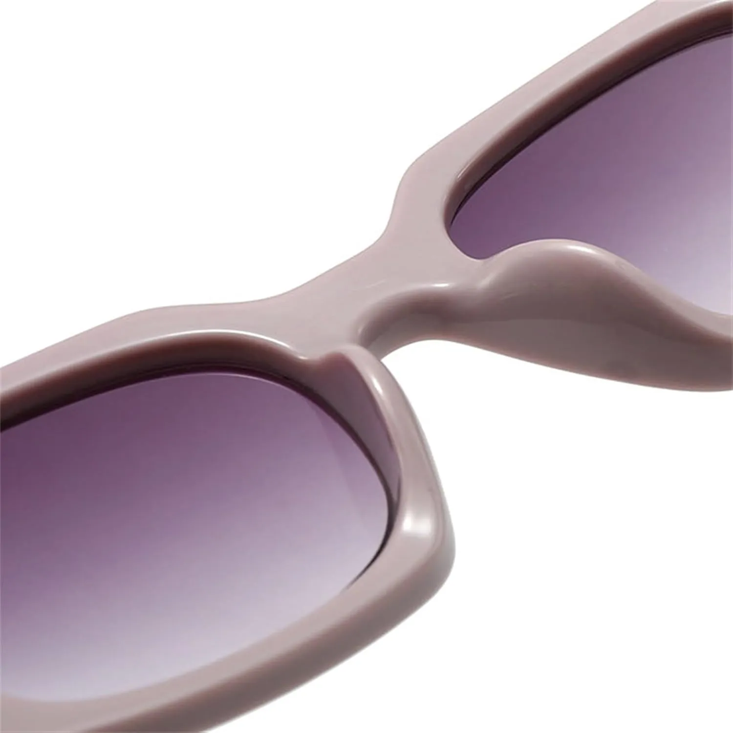 willochra Small Frame Vintage Irregular cat eye Sunglasses Women Luxury Rivet Square sun Glasses Popular Outdoor Punk Shades