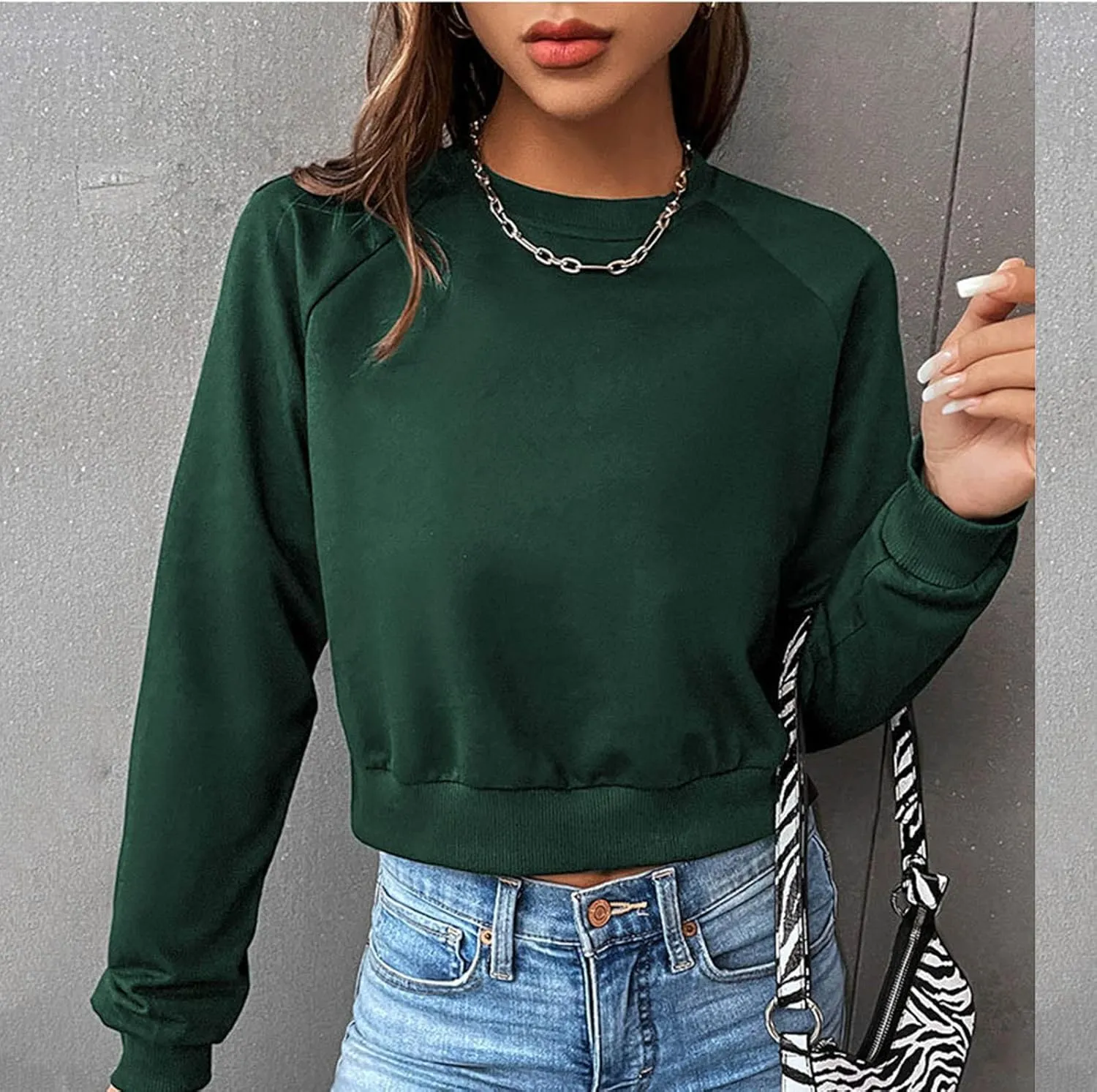 Women Cropped Sweatshirt Trendy Cozy Loose Fit Crewneck Solid Color Pullover Lightweight Long Sleeve Sweatshirt