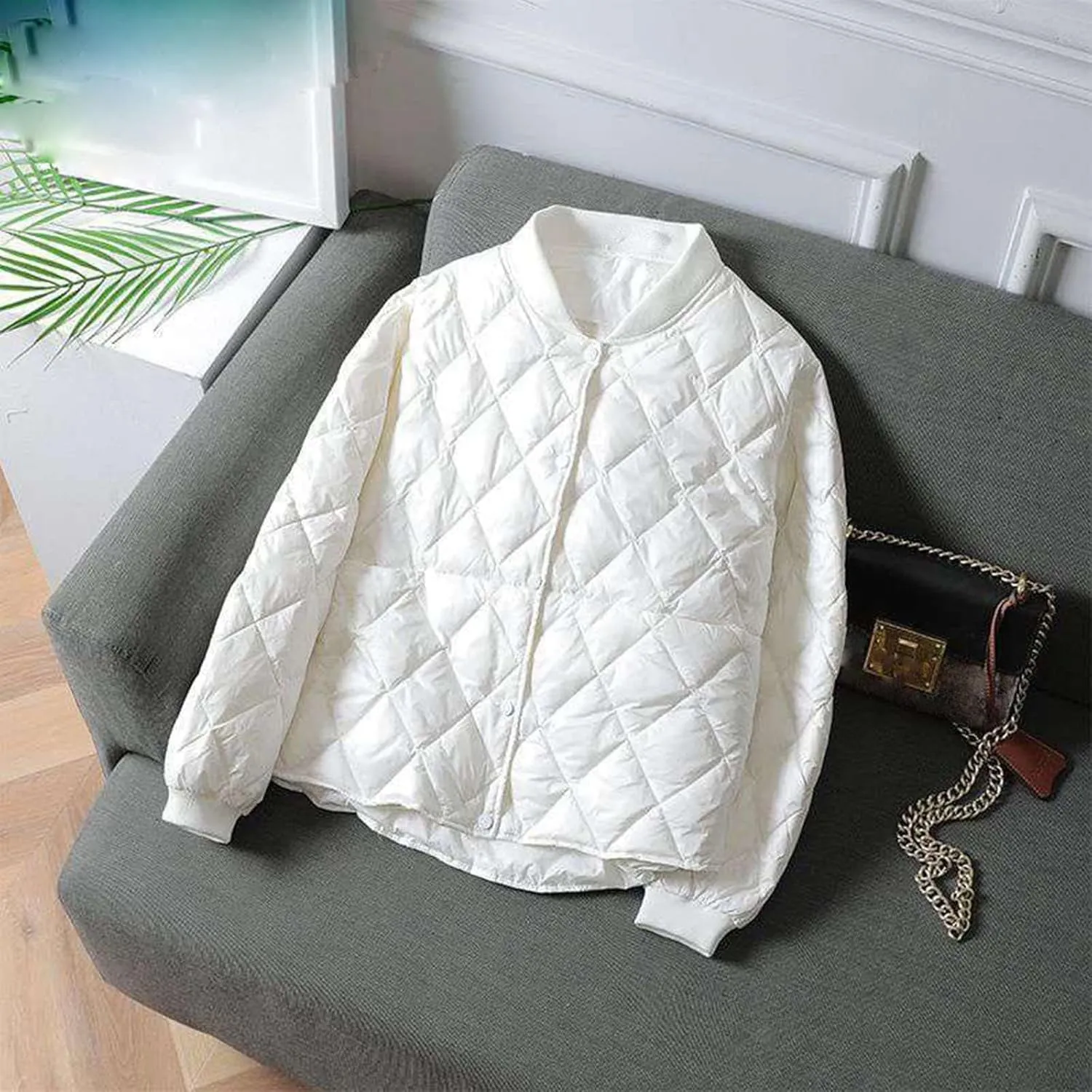Women's Diamond Quilted Bomber Jacket Lightweight Button Down Cropped Loose Padded Coat Winter Casual Warm Outerwear